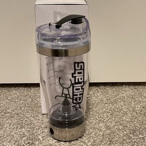 Electric blender bottle